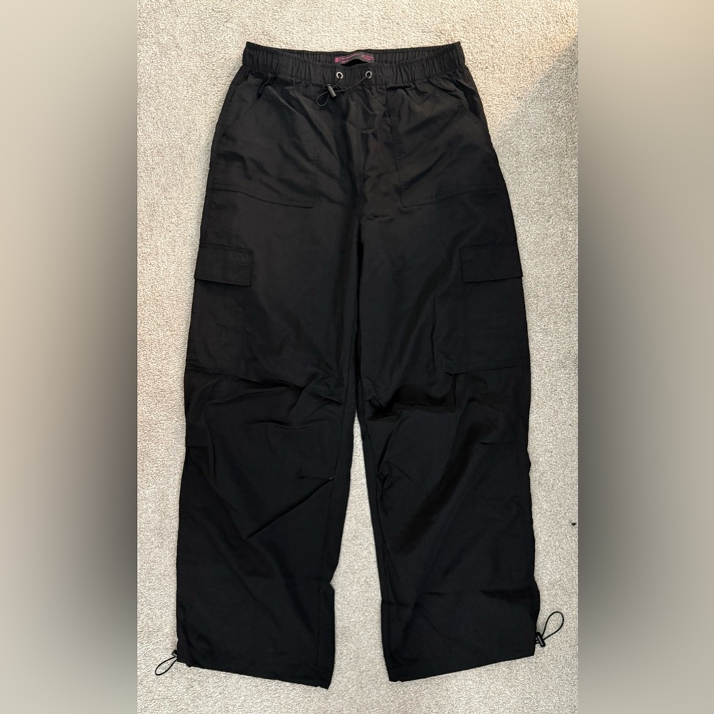 Never worn No Boundaries High-Rise black Parachute Pants Juniors Size Medium